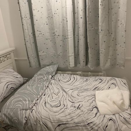 At Apex House Single Room Horndon-on-the-Hill 외부 사진
