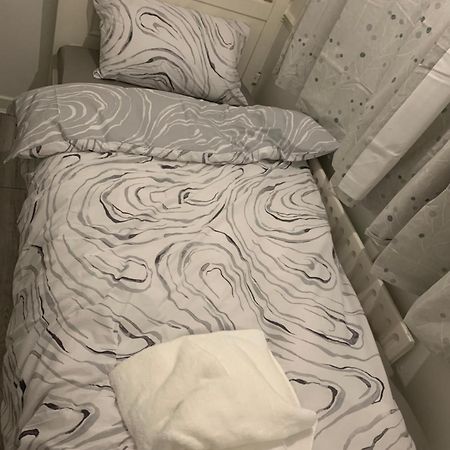 At Apex House Single Room Horndon-on-the-Hill 외부 사진